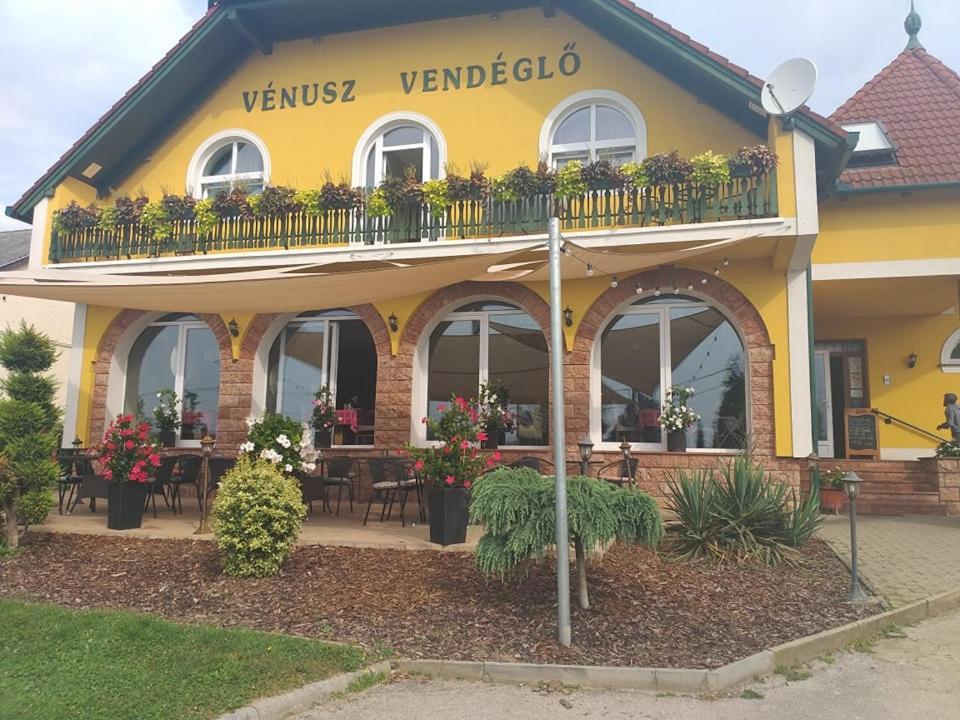 Bed and Breakfast Vénusz Panzió és Vendéglő Bagod Esterno foto
