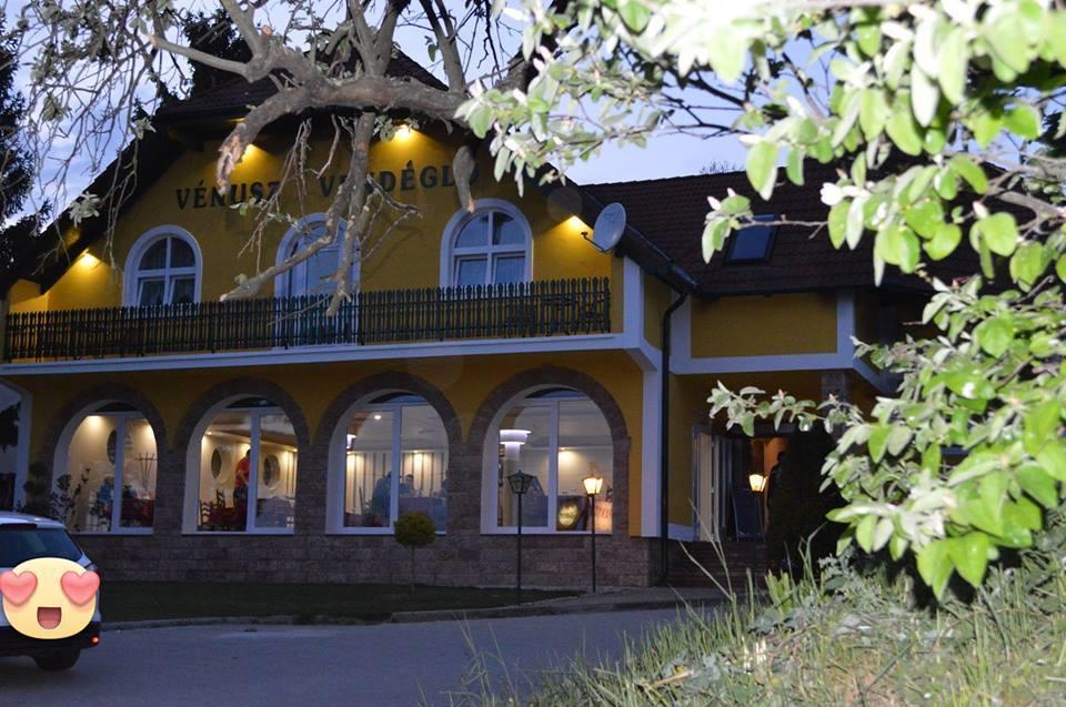Bed and Breakfast Vénusz Panzió és Vendéglő Bagod Esterno foto